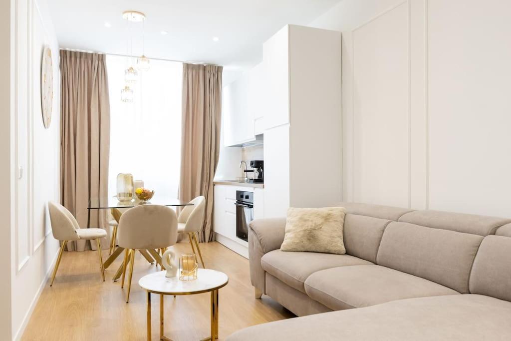 We Home - Prada Luxury Suites ミラノ エクステリア 写真