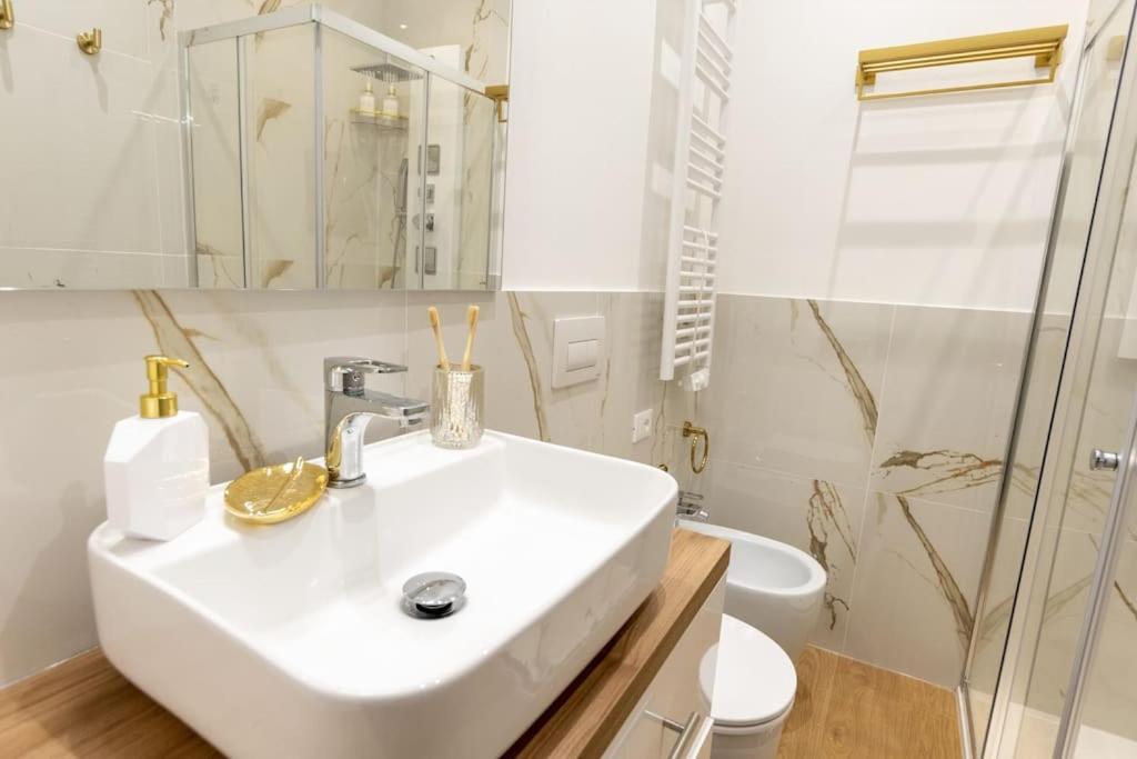 We Home - Prada Luxury Suites ミラノ エクステリア 写真